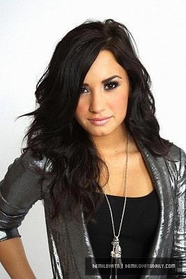 lovato (134)